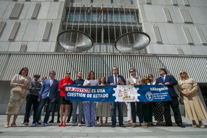 Concentración de abogados por el Día de la Justicia Gratuita.