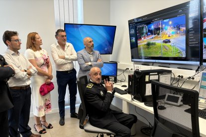 Imagen de la sala de control de la nueva comisaría de la Policía Local