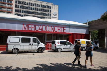 El mercado provisional comienza a tener movimiento interno.