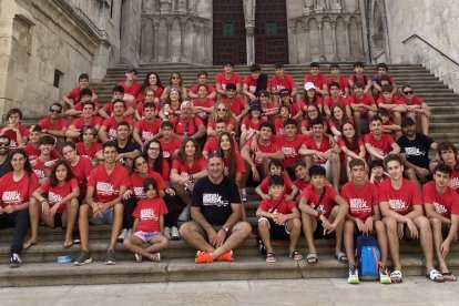 Participantes en el campus de esgrima de Melgar.