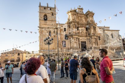 La portada de la iglesia de Santa María se asemeja a la Petra de Jordania.