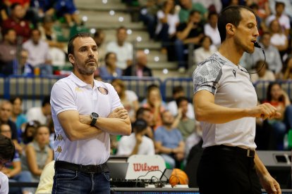 Salva Camps, durante el primer partido de la Copa ante el San Pablo en el Coliseum.