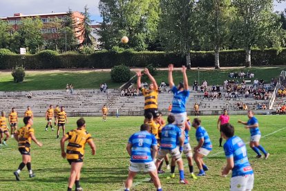 Imagen del partido entre el Cisneros y el Recoletas Burgos Caja Rural