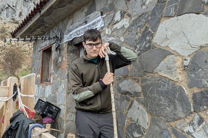 El fotógrafo burgalés Jorge Contreras Soto, autor del libro Los guardianes del Puerto de Pandetrave (León)