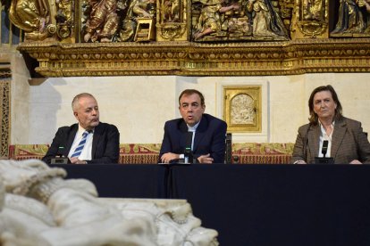 René Jesús Payo, Félix Castro y Adelaida Sagarra presentaron el ciclo de conferencias.