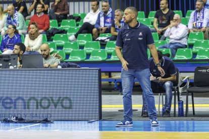 Bruno Savignani en un partido en el Coliseum.