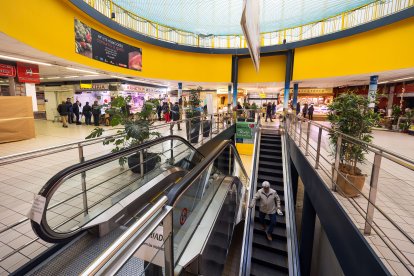 Había más bullicio del habitual en el Mercado Norte. Su clientela habitual quiso pasar a despedirse y a aprovisionarse hasta que abra el provisional.