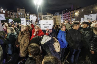 Manifestación contra lar retirada de las ayudas a las ONG que trabajan con migrantes.