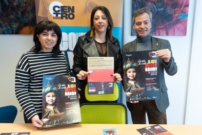 Adriana Álvarez (EASD), Patricia Gil (Centro Burgos) y el edil César Barriada.