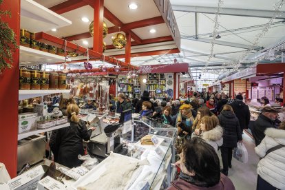 El Mercado Norte provisional en la víspera de Nochebuena.