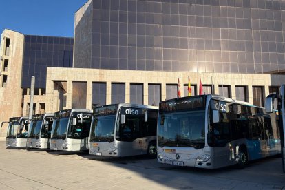 Imagen de archivo de unos autobuses.
