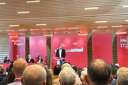 El ministro de Transportes, Óscar Puente, en el Congreso provincial del PSOE en el que será reelegido secretario general.