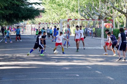 Las Escuelas Deportivas del Ayuntamiento de León cierran la temporada del deporte escolar con una nueva edición de Municipalia.