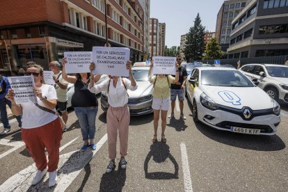 autoescuelas, tráfico, falta examinadores