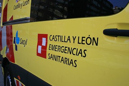 Archivo - Ambulancia del 1-1-2.