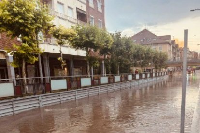 Una intensa tormenta descarga sobre Medina del Campo y provoca más de 40 avisos al 112 en una hora.