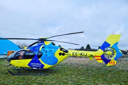 Archivo - Sucesos.- Evacuado en helicóptero a Valladolid un joven de 29 años al explotarle un petardo en Solosancho (Ávila).