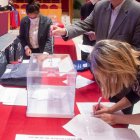 Imagen del recuento de votos en las elecciones a rector de la UBU. RAÚL G. OCHOA