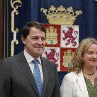 El presidente de la Junta de Castilla y León, Alfonso Fernández Mañueco, mantiene un encuentro con la alcaldesa de Burgos, Cristina Ayala
