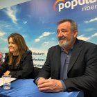 Cristina Valderas junto a los concejales, Virginia Martínez y José María Jimeno