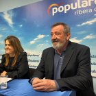 Cristina Valderas junto a los concejales, Virginia Martínez y José María Jimeno