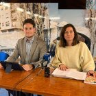 El alcalde de Aranda, Antonio Linaje, junto a la concejala de Deportes, Belén Esteban