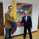 Álvaro Martínez y Eduardo Ávila, embajador de Colombia en España.