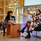 La periodista Fuencisla Criado acompañó a Ana Merino en la presentación.