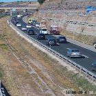 La circulación de la AP-1 está afectada por un accidente en Briviesca. En la imagen se aprecia a las asistencias en el lugar del siniestro.