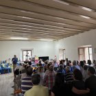 Imagen de la charla organizada en Tórtoles de Esgueva contra el parque eólico