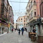 La calle Isilla es el principal punto de compras