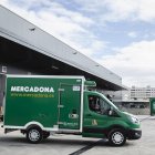 Archivo - Vehículos de reparto online de Mercadona.