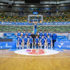 Foto de familia de la plantilla y el cuerpo técnico antes de la final en Huelva.