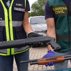 Imagen de las armas incautadas a los detenidos.