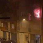 Los bomberos creen que el incendio fue provocado por un fallo eléctrico de un electrodoméstico o cargador