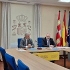 Pedro de la Fuente, subdelegado del Gobierno, e Ignacio Fernández de Mata, profesor de la Universidad de Burgos, en la presentación de las actividades.