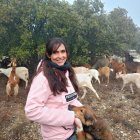 Isabel junto a sus animales
