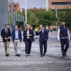 José Luis Martínez-Almeida y Cristina Ayala, en la entrega de buses en Madrid.