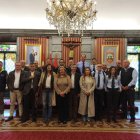 La alcaldesa de Burgos, Cristina Ayala, tras reunirse con conductores de autobuses urbanos de Burgos.