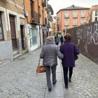 La izquierda pide medidas para ayudar a las personas mayores