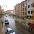 La lluvia llegó a la capital burgalesa y trajo consigo una bajada de temperaturas y fuertes rachas de viento.