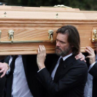 Jim Carrey, en el funeral de su exnovia Cathriona White, en septiembre del 2015.-AP / NIALL CARSON