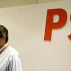 El presidente de la gestora del PSOE, Javier Fernández, el pasado 23 de octubre en la sede del partido.-JOSÉ LUIS ROCA