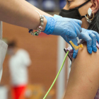 Vacunación en el polideportivo de la UBU TOMÁS ALONSO