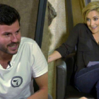 Cristina Pardo junto  a Willy Bárcenas.-EL PERIÓDICO