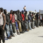 Otro grupo de inmigrantes de origen subsahariano, que fueron rescatados del Estrecho el pasado viernes.-J. RAGEL
