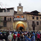 El pregón tuvo lugar, como manda la tradición, desde el Balcón del Conjuradero.-G. G.