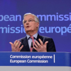 Michel Barnier, en la rueda de prensa de este viernes en Bruselas.-EFE / OLIVIER HOSLET