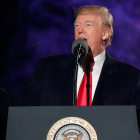 Trump en la ceremonia de encendido de las luces de Navidad, el 30 de noviembre.-/ GETTY IMAGES / PAUL MORIGI
