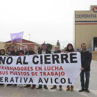 Imagen de una protesta a las puertas de laCooperativa Avícola-RAÚL G. OCHOA